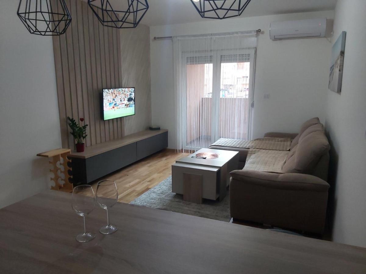 Stylish Charming Apartment Podgoriţa Exterior foto